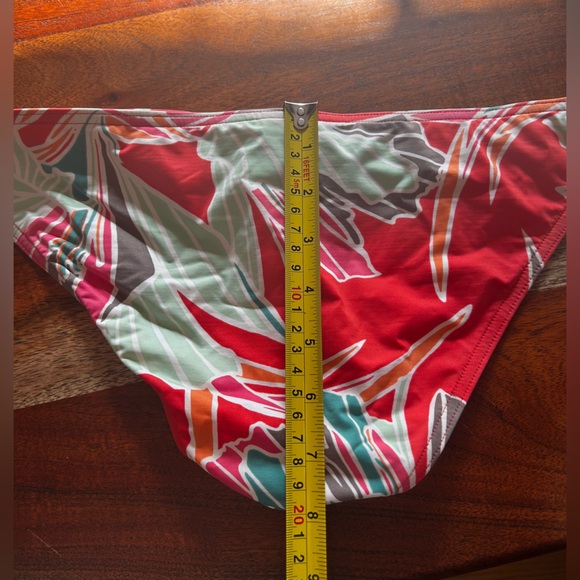Victoria’s Secret Bikini Bottoms Size Medium Tropical Print - Picture 9 of 9